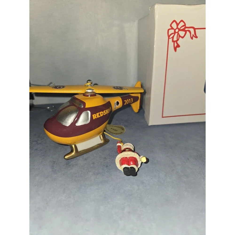 Danbury Mint Washington Redskins 2013 Christmas Helicopter Ride   (T-1)